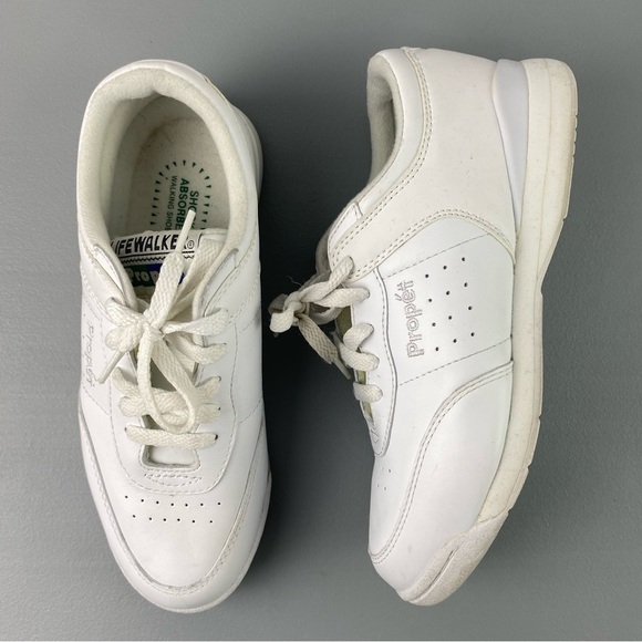 Propet white leather Life Walker shock absorbing shoes W3804 wms sz 7.5M - Picture 1 of 11